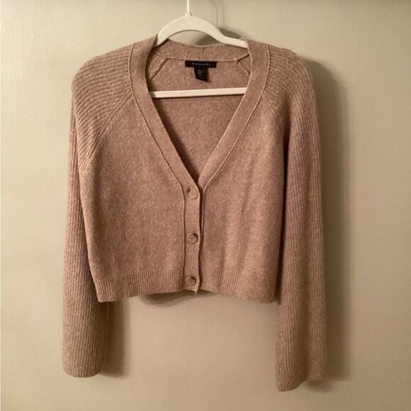 TAHARI SIZE LARGE TAN KNIT CROPPED BUTTON FRONT CARDIGAN SWEATER - Picture 2 of 7